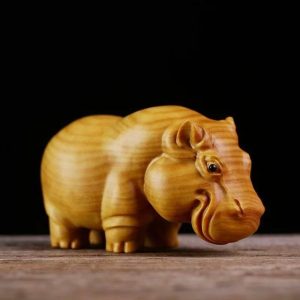 Natural Wood Hippo Figurines – 2PCS Carved Wooden Hippo Statues with Base, Small Wildlife Animal Decor for Home & Office Desk, African Art Collectible Gift